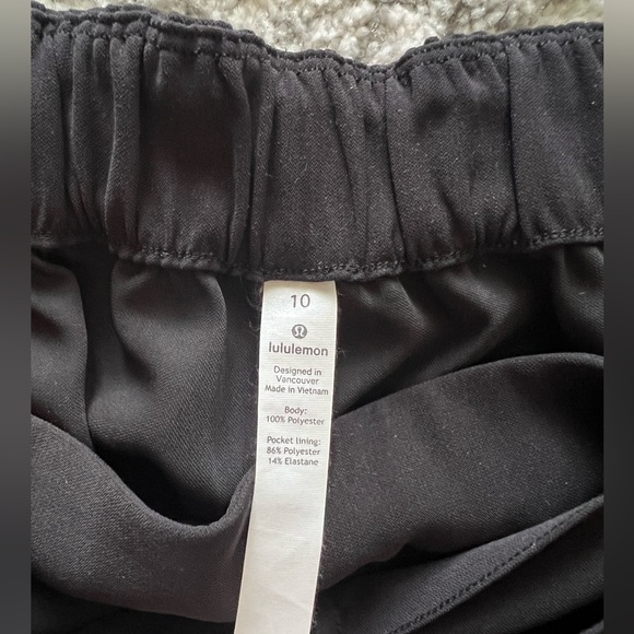Lululemon Noir wide leg pants - Picture 4 of 4